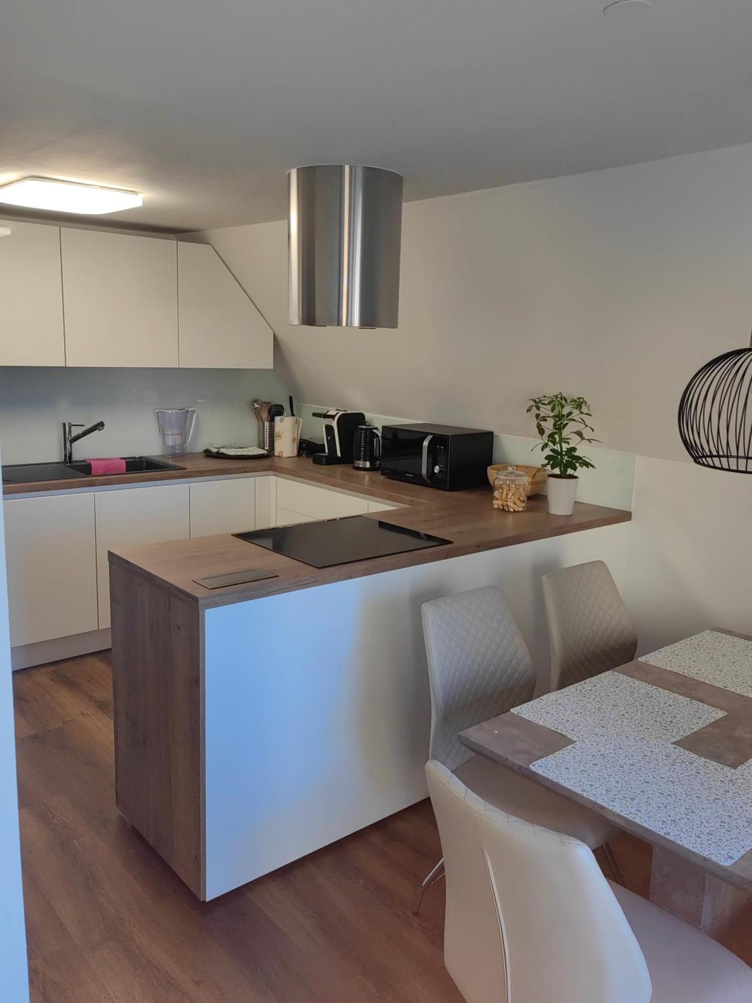 Sana Apartment โพสโตยนา ภายนอก รูปภาพ
